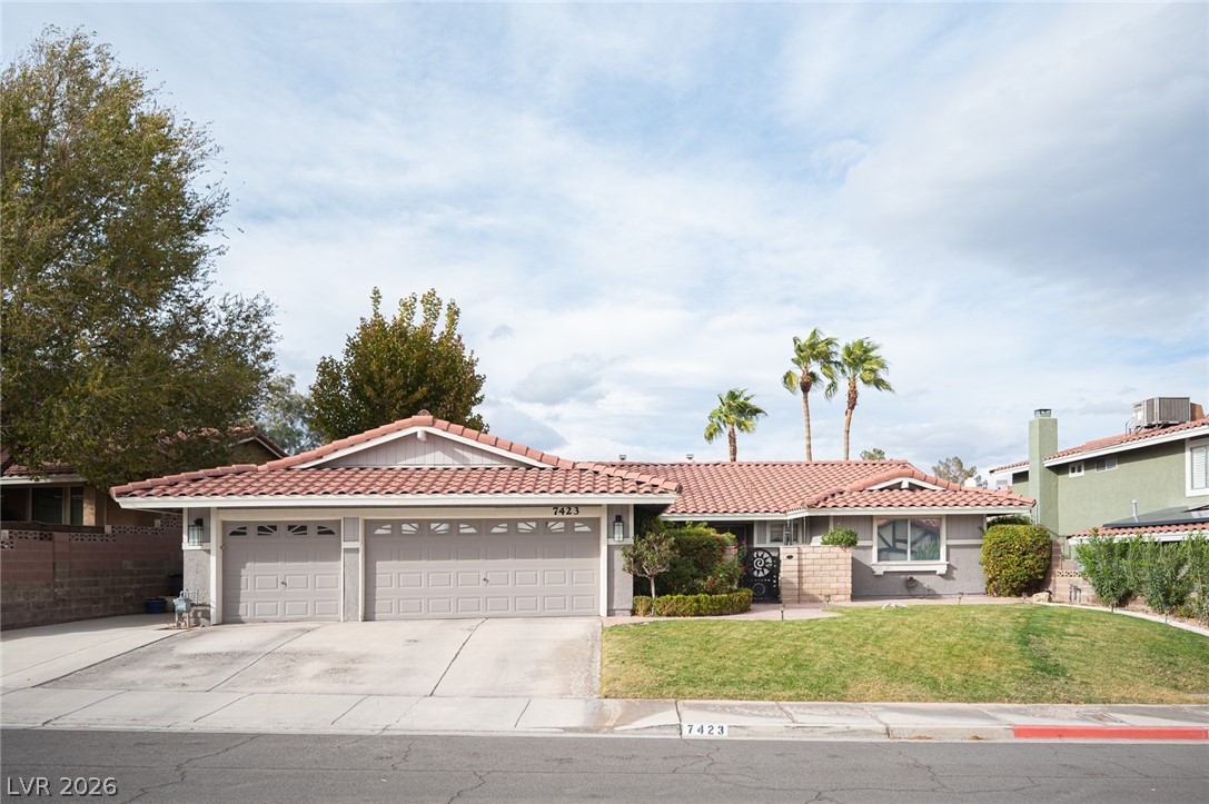 7423 Edgewater Lane