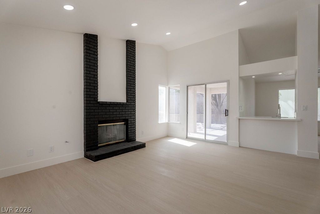 2118 Fountain Springs Drive