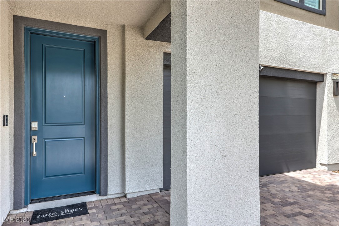 6923 Desert Finch Street