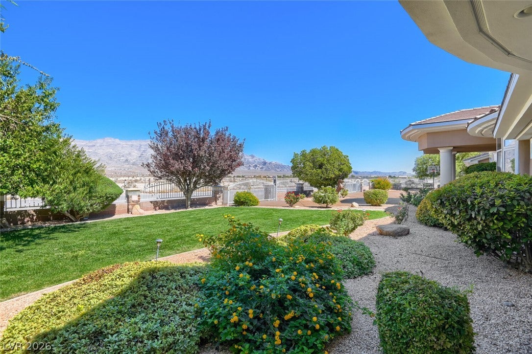 6325 W Iron Mountain Road