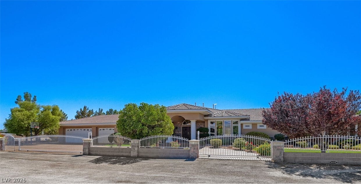 6325 W Iron Mountain Road