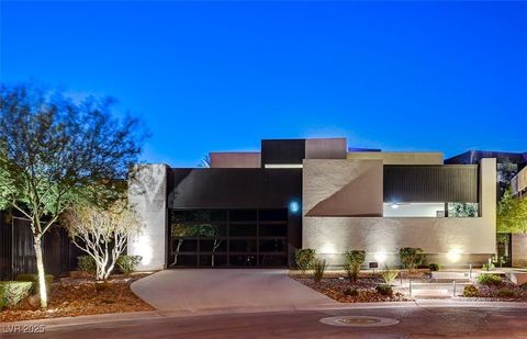 Photo of 5 HIGHLAND COVE Lane, Henderson, NV 89011 (MLS # 2739852)