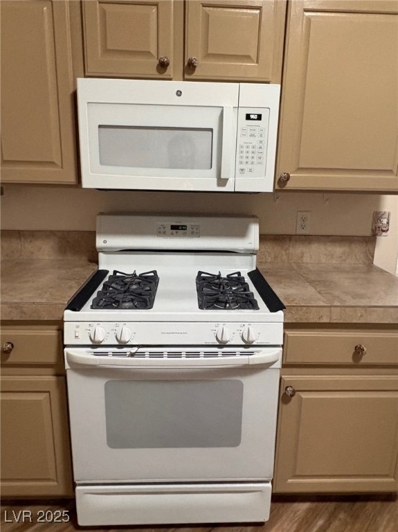 5213 Palm View Drive