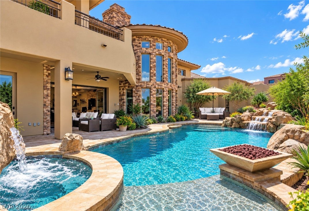 52 Soaring Bird Court