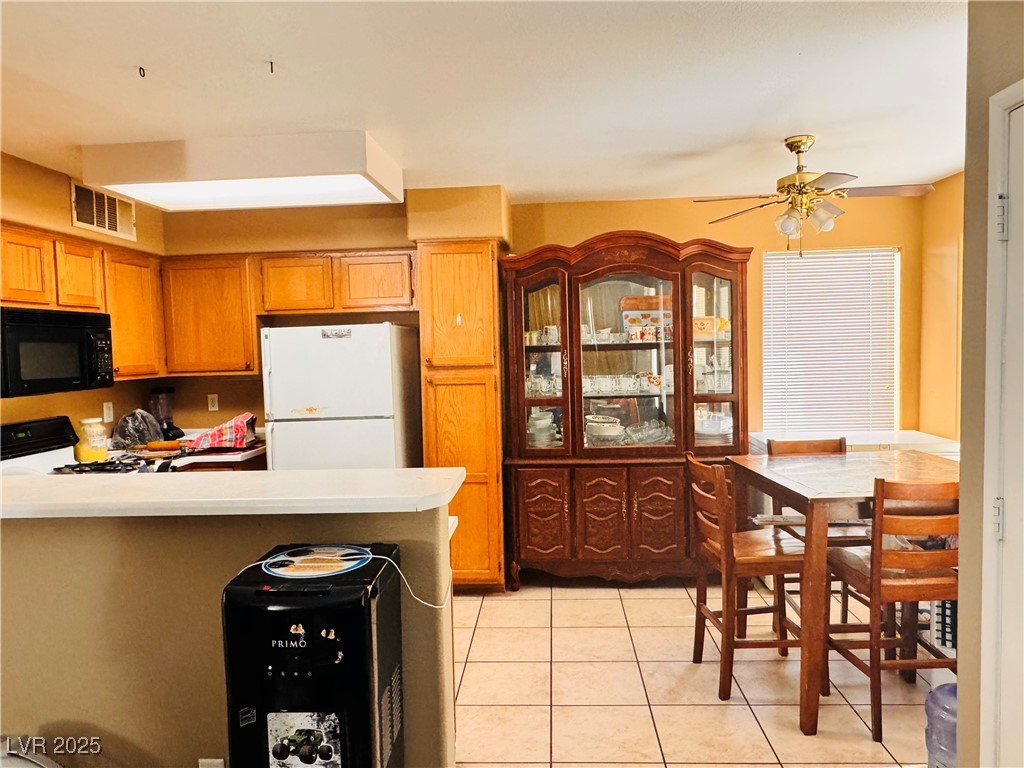 Properties 4 3425 E Russell Road 139