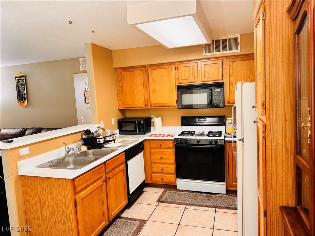 Properties 2 3425 E Russell Road 139