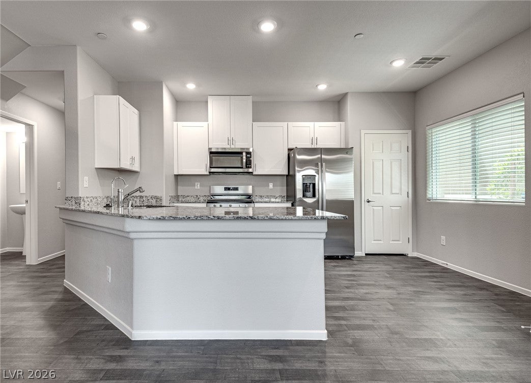 7575 Emerald Stars Street 102
