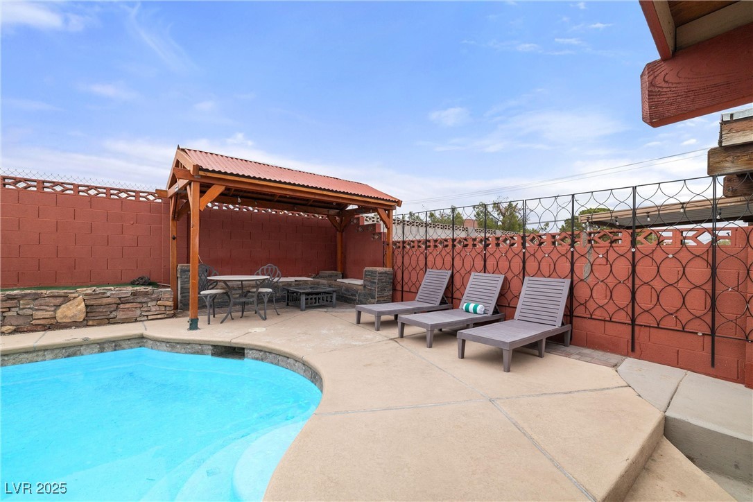Las Vegas, Nevada 89102, United States, 4 Bedrooms Bedrooms, ,3 BathroomsBathrooms,Residential,Active,197531