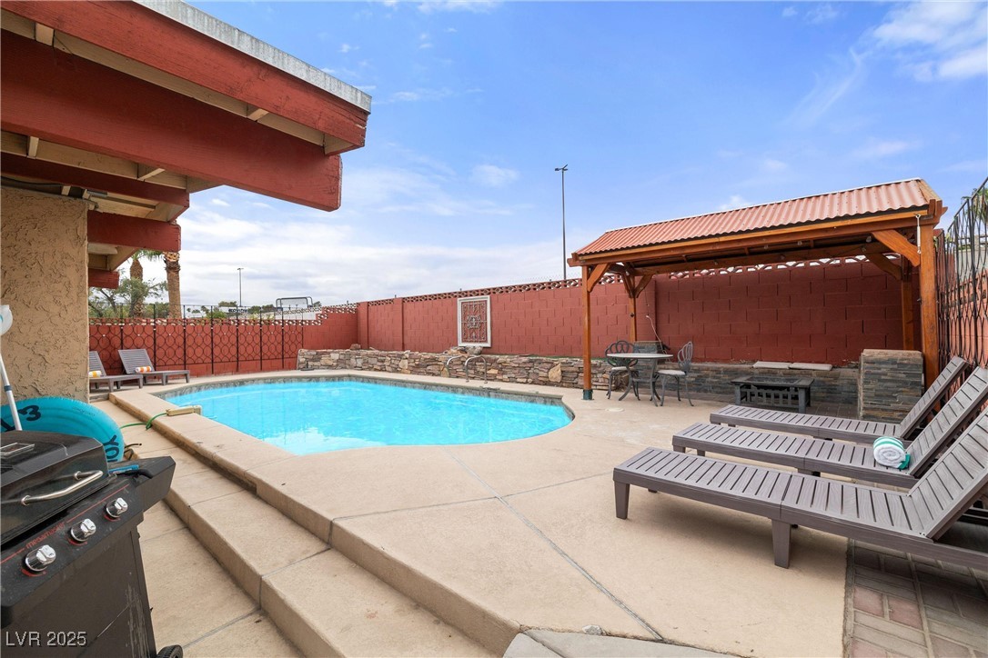 Las Vegas, Nevada 89102, United States, 4 Bedrooms Bedrooms, ,3 BathroomsBathrooms,Residential,Active,197531