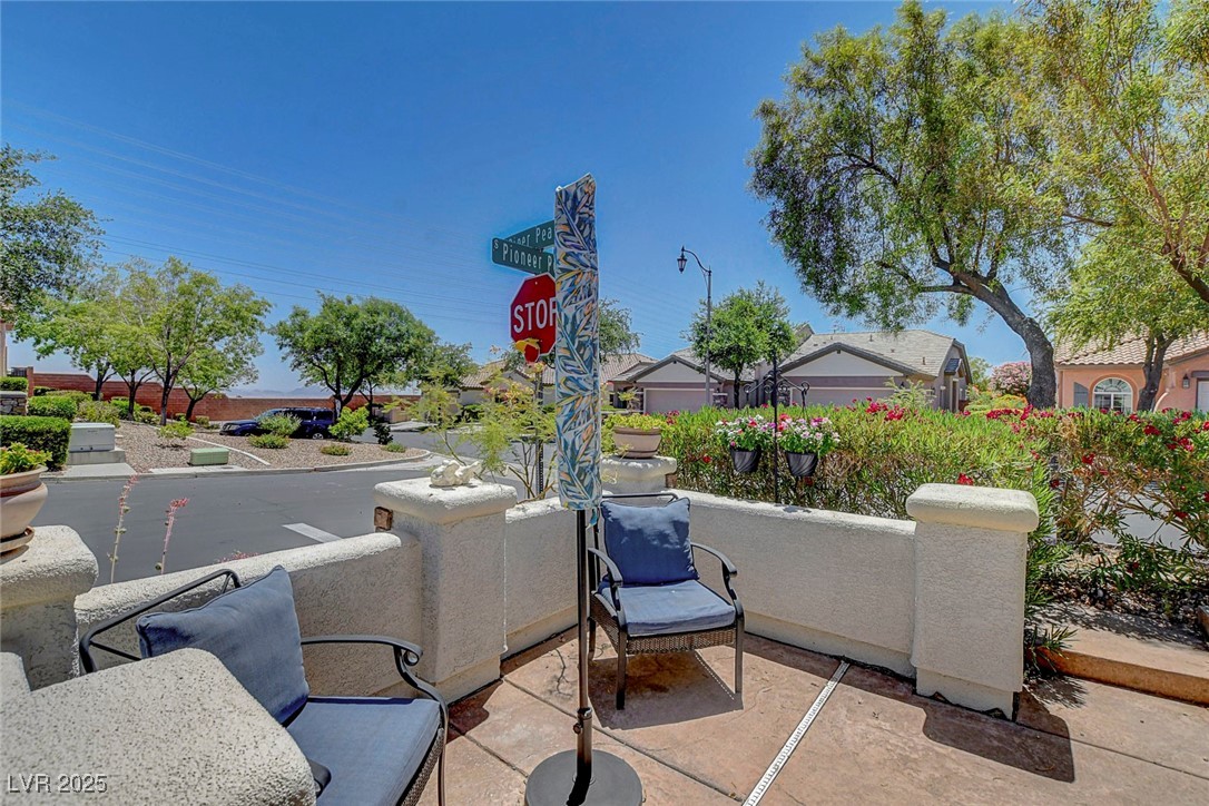 Properties 2 169 Pioneer Peak Place