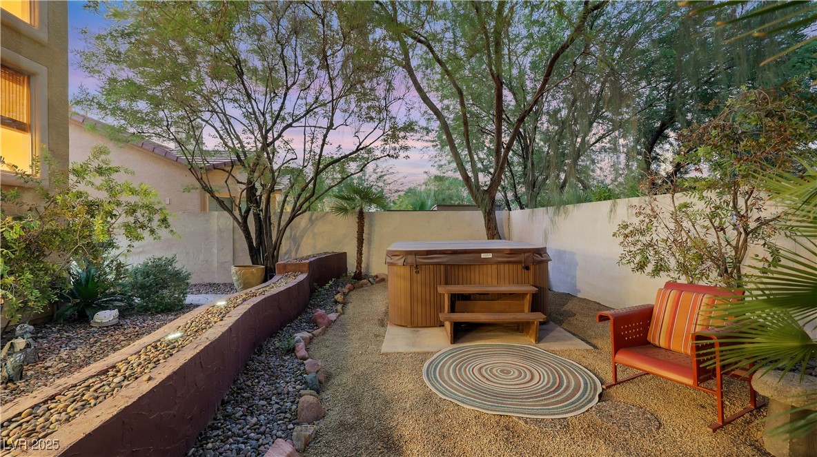 Las Vegas, Nevada 89141, United States, 5 Bedrooms Bedrooms, ,5 BathroomsBathrooms,Residential,Active,201655