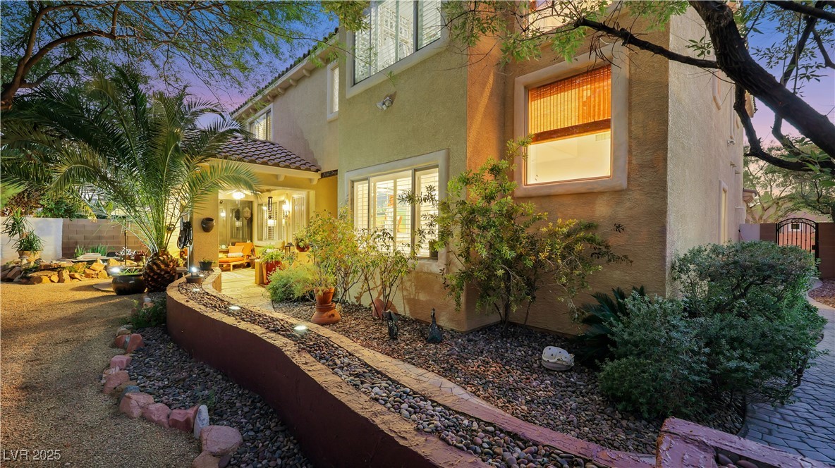 Las Vegas, Nevada 89141, United States, 5 Bedrooms Bedrooms, ,5 BathroomsBathrooms,Residential,Active,201655