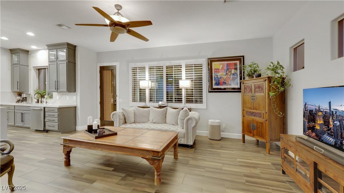 Las Vegas, Nevada 89141, United States, 5 Bedrooms Bedrooms, ,5 BathroomsBathrooms,Residential,Active,201655