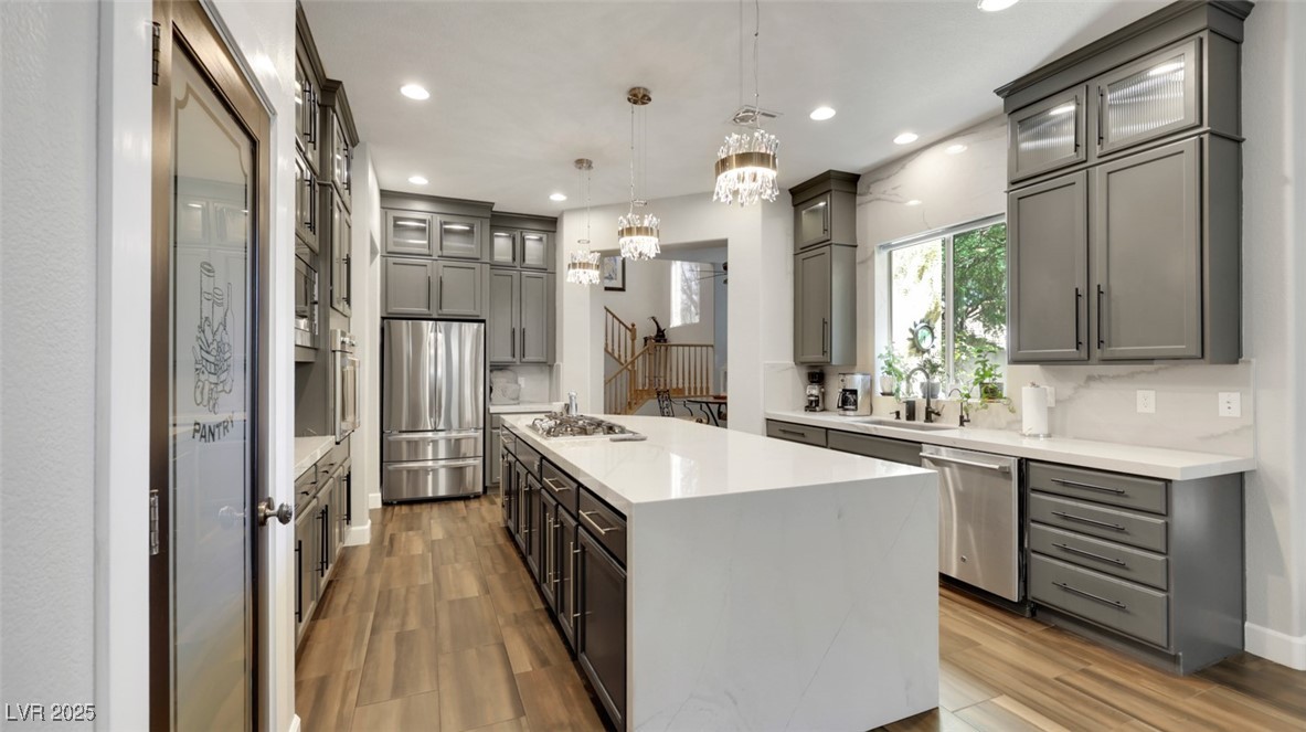 Las Vegas, Nevada 89141, United States, 5 Bedrooms Bedrooms, ,5 BathroomsBathrooms,Residential,Active,201655