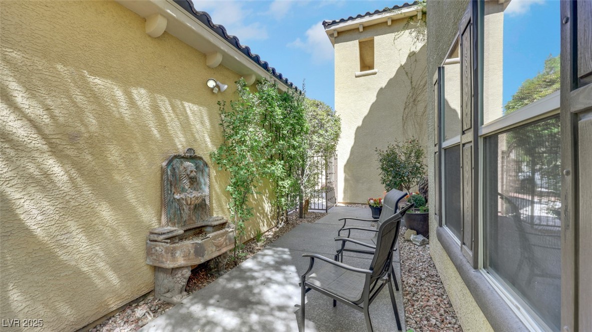 Las Vegas, Nevada 89141, United States, 5 Bedrooms Bedrooms, ,5 BathroomsBathrooms,Residential,Active,201655