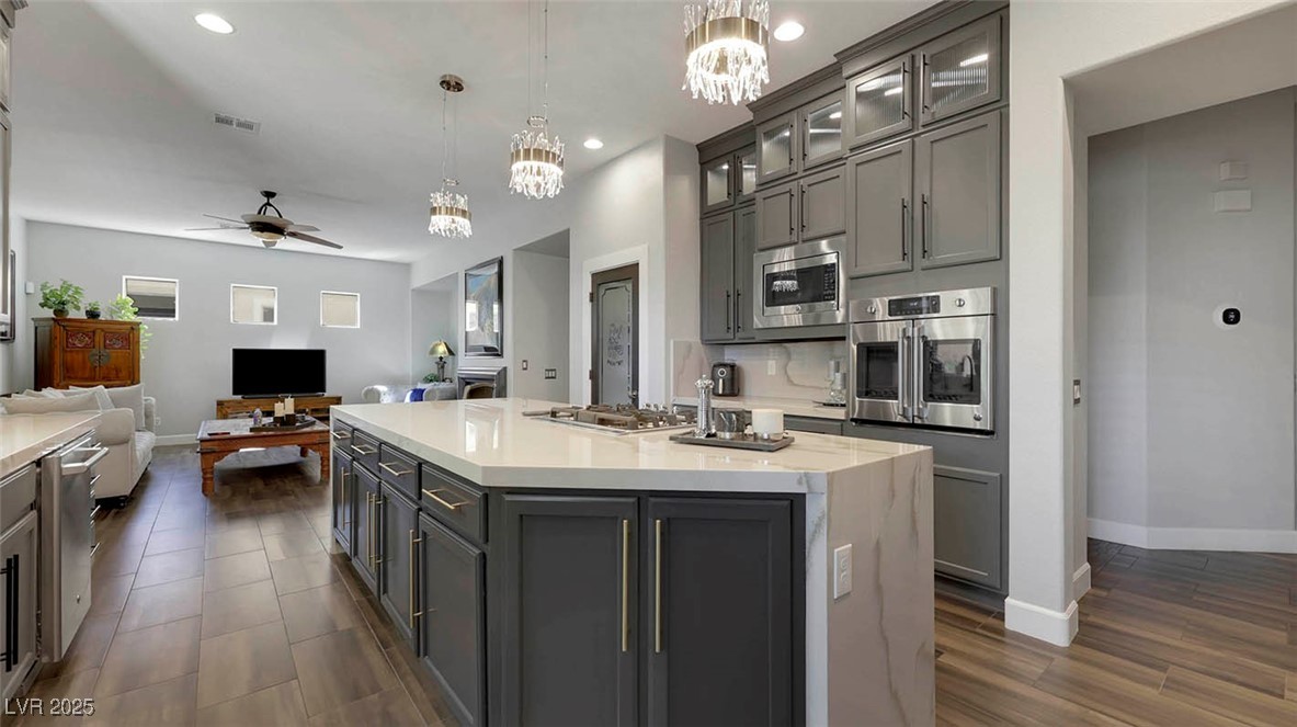 Las Vegas, Nevada 89141, United States, 5 Bedrooms Bedrooms, ,5 BathroomsBathrooms,Residential,Active,201655