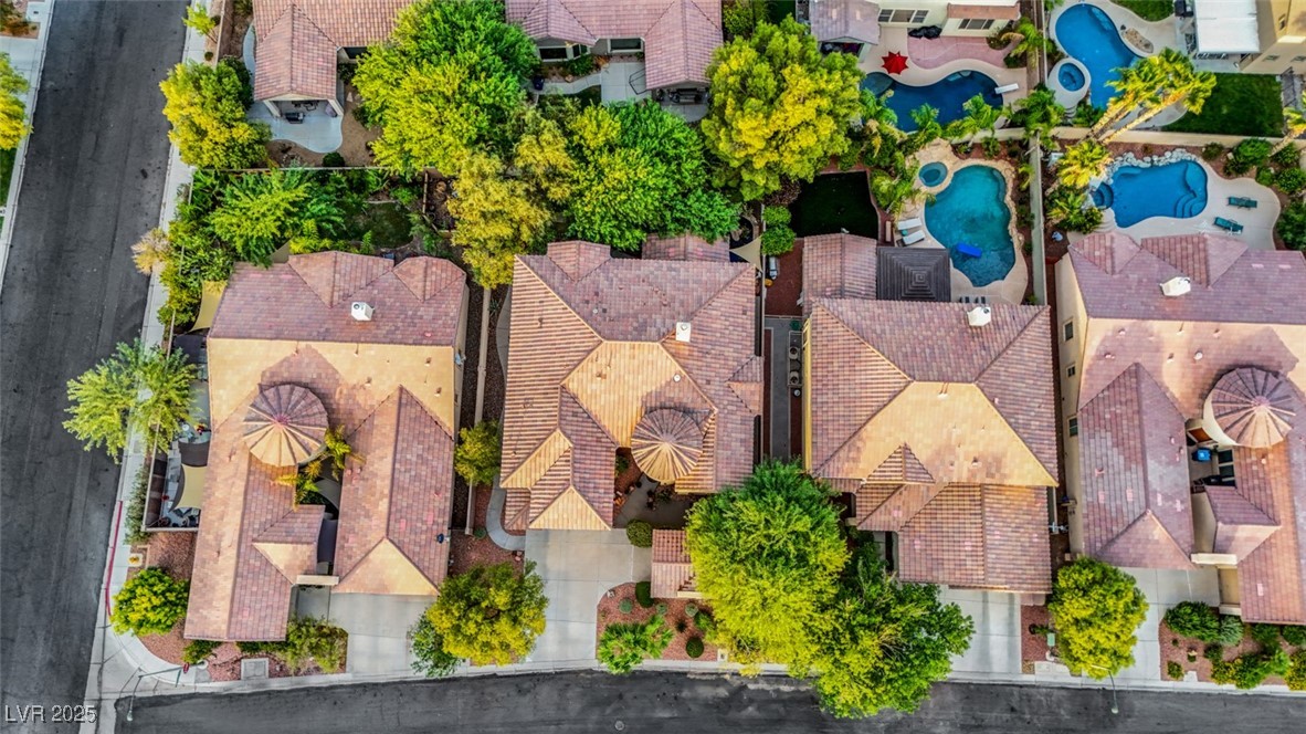 Las Vegas, Nevada 89141, United States, 5 Bedrooms Bedrooms, ,5 BathroomsBathrooms,Residential,Active,201655