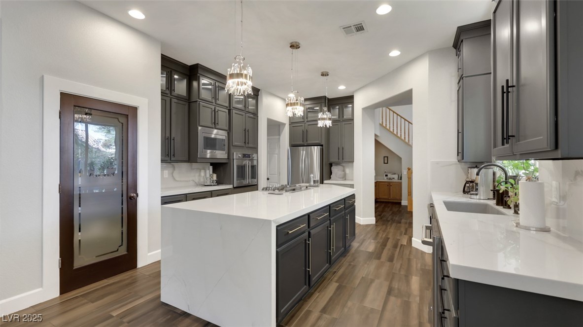 Las Vegas, Nevada 89141, United States, 5 Bedrooms Bedrooms, ,5 BathroomsBathrooms,Residential,Active,201655