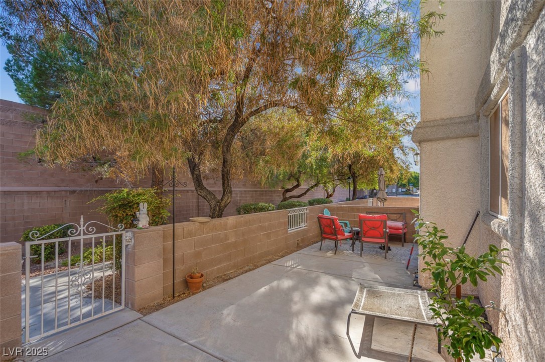 3213 Inlet Bay Avenue