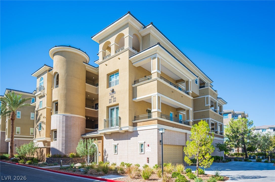 9200 S Las Manaitas Avenue 202