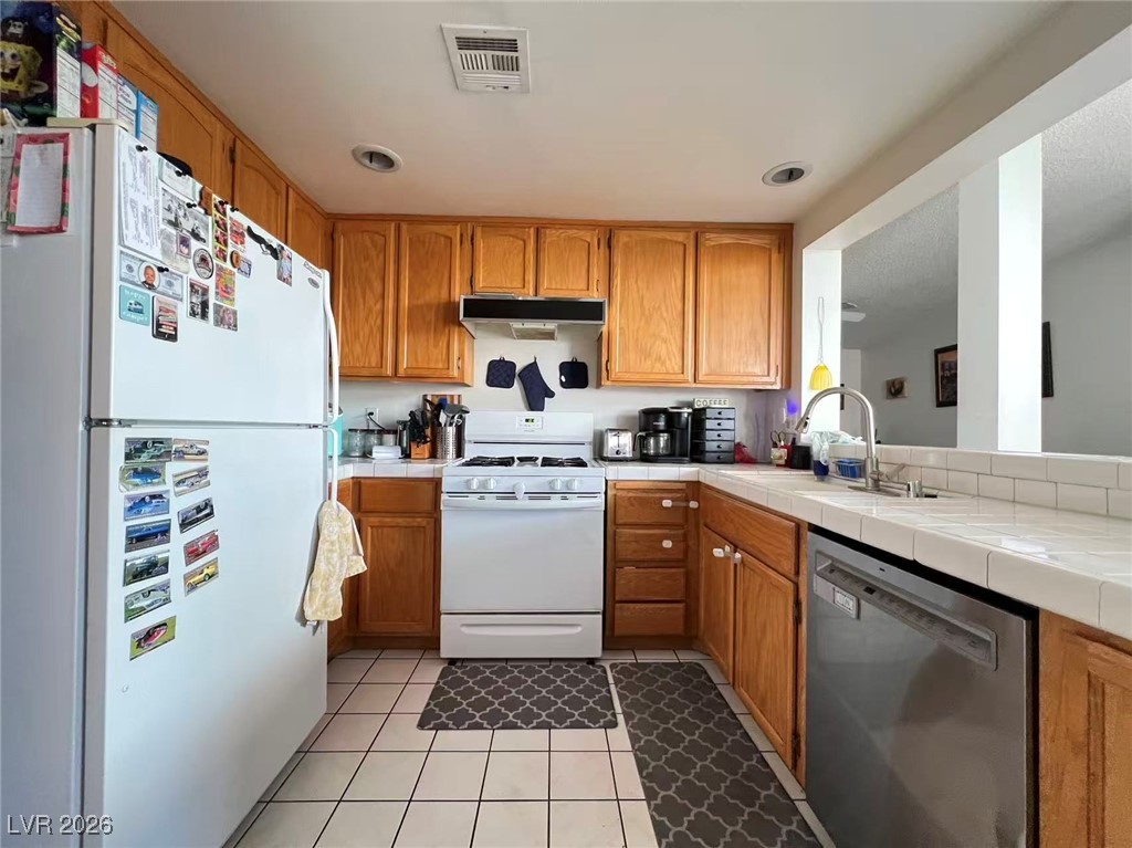 Properties 2 254 Finestra Drive