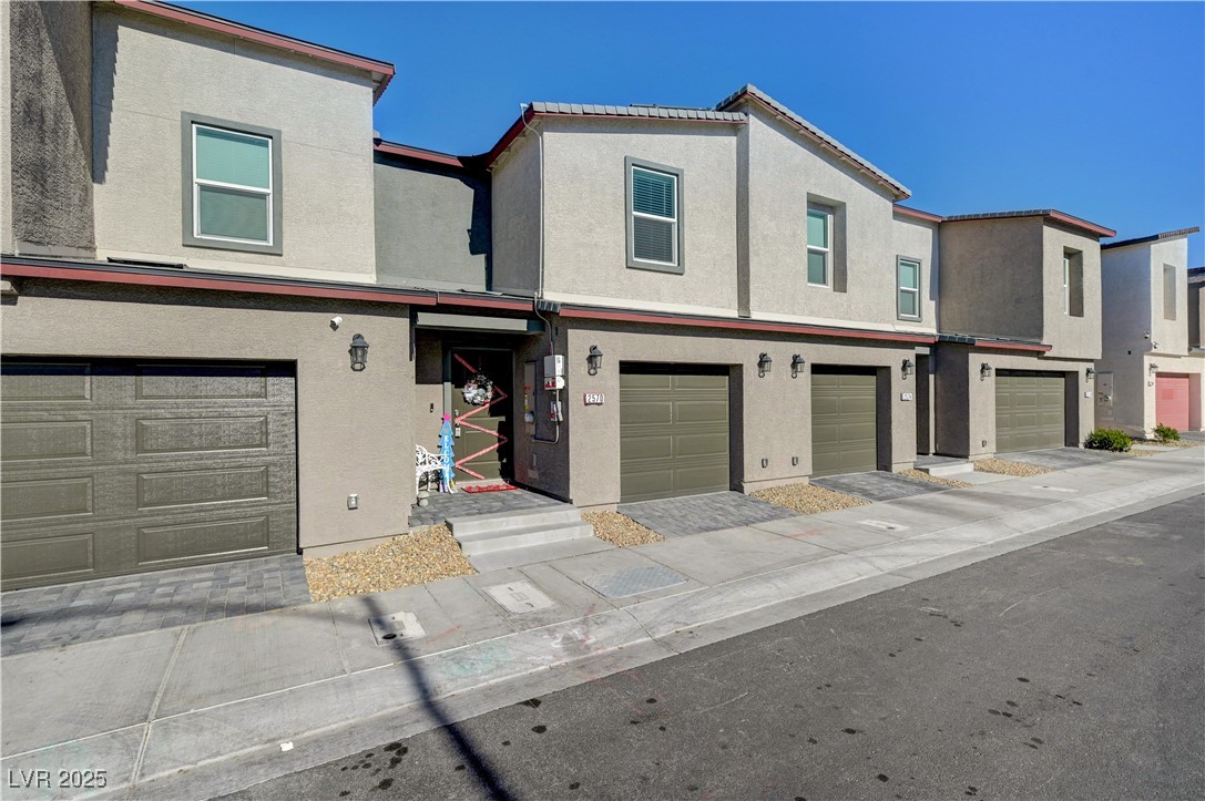 2570 Petunia Garden Avenue