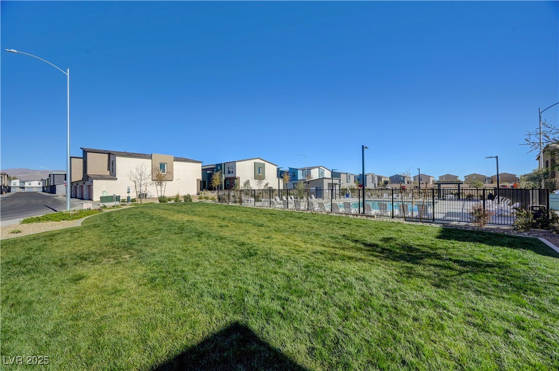 2570 Petunia Garden Avenue