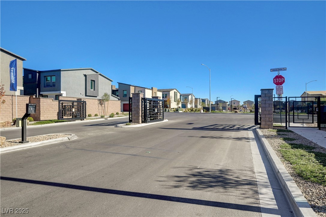 2570 Petunia Garden Avenue