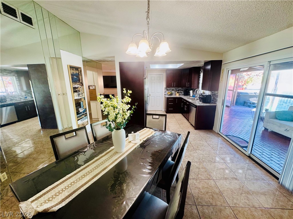 3272 Bridgeport Drive