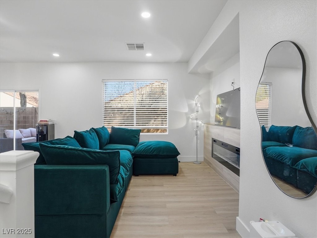 10852 Avenzano Street