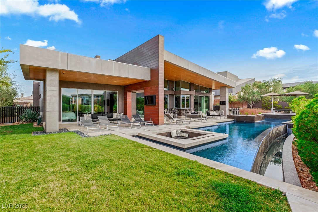 8 Meadowhawk Lane