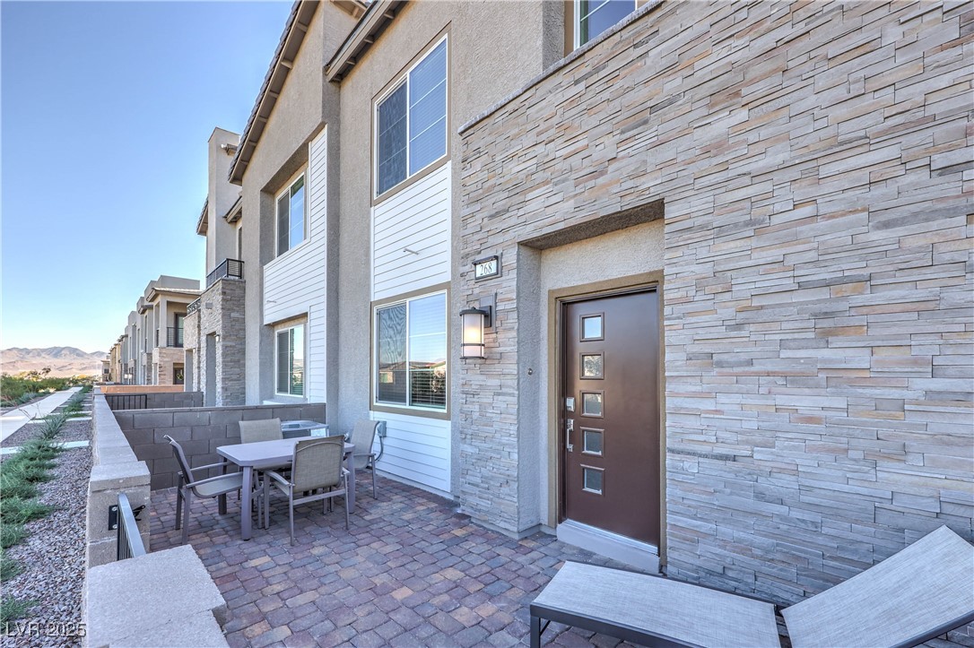 268 Walsh Peak Avenue