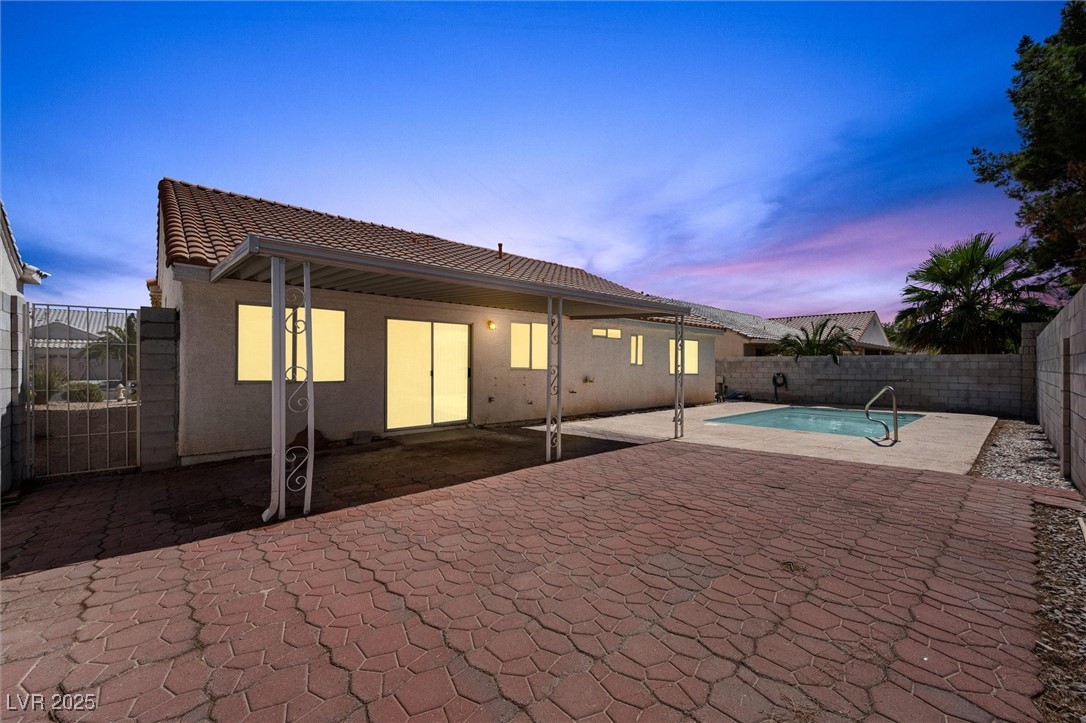 Las Vegas, Nevada 89122, United States, 4 Bedrooms Bedrooms, ,2 BathroomsBathrooms,Residential,Active,239287