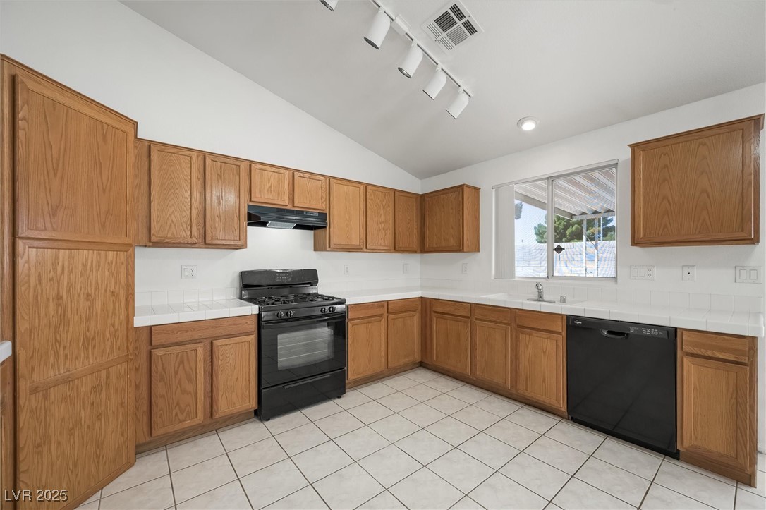 Las Vegas, Nevada 89122, United States, 4 Bedrooms Bedrooms, ,2 BathroomsBathrooms,Residential,Active,239287