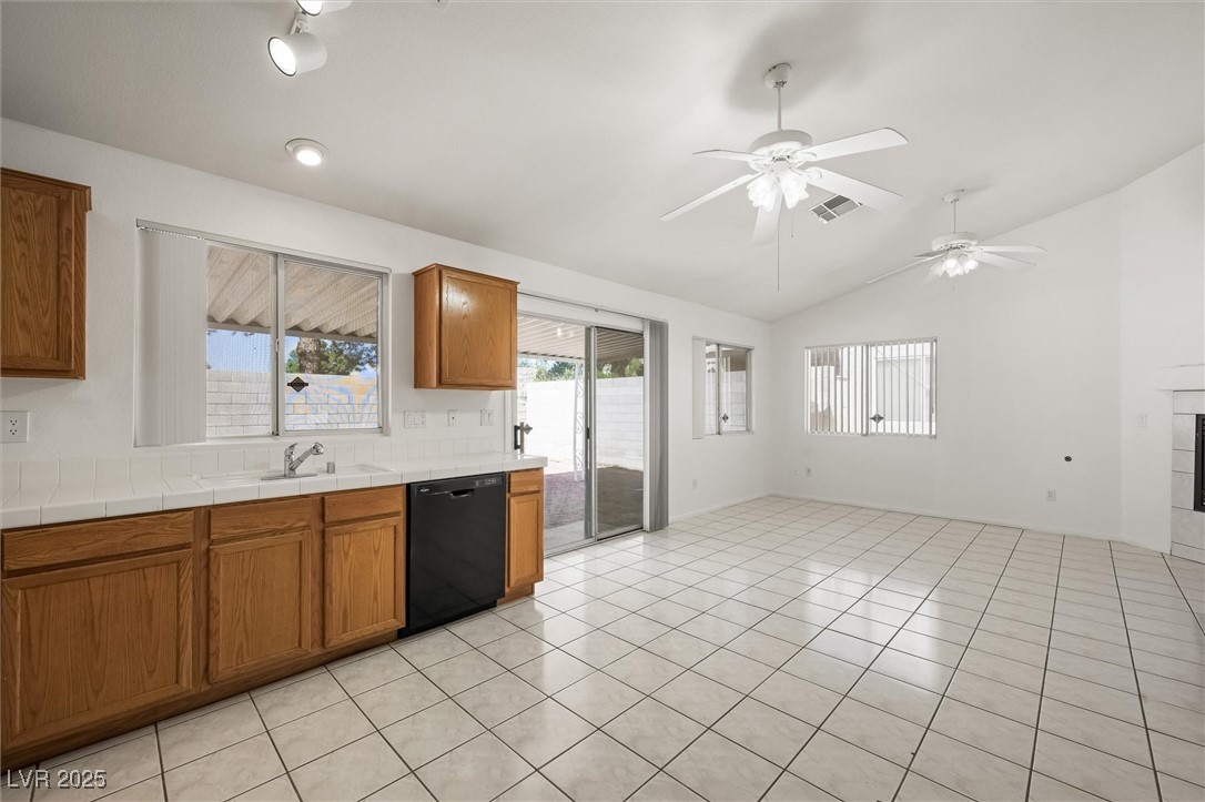 Las Vegas, Nevada 89122, United States, 4 Bedrooms Bedrooms, ,2 BathroomsBathrooms,Residential,Active,239287