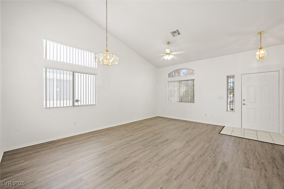 Las Vegas, Nevada 89122, United States, 4 Bedrooms Bedrooms, ,2 BathroomsBathrooms,Residential,Active,239287