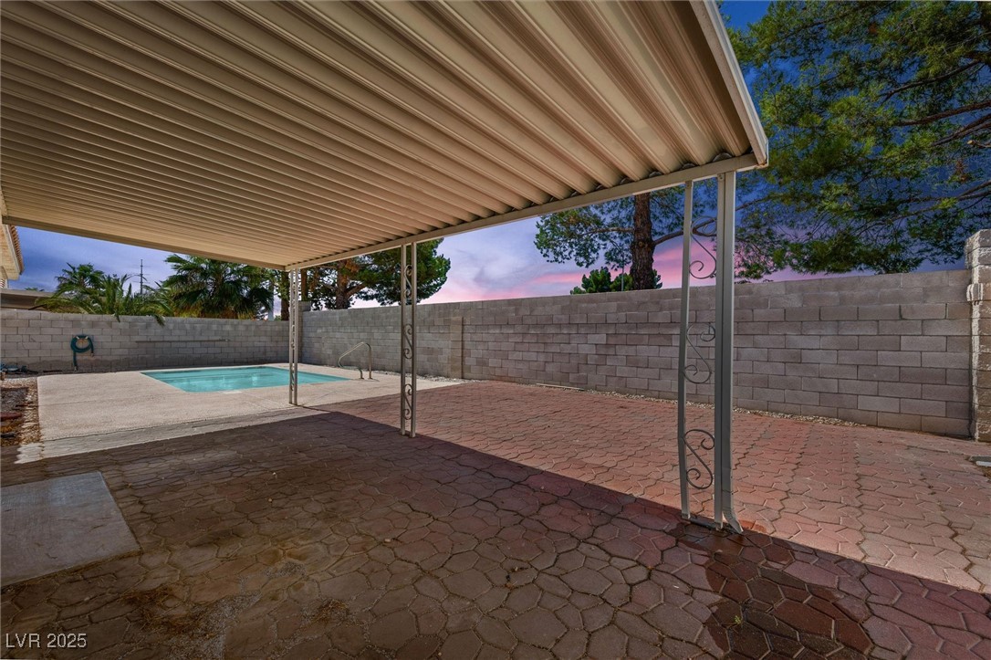 Las Vegas, Nevada 89122, United States, 4 Bedrooms Bedrooms, ,2 BathroomsBathrooms,Residential,Active,239287