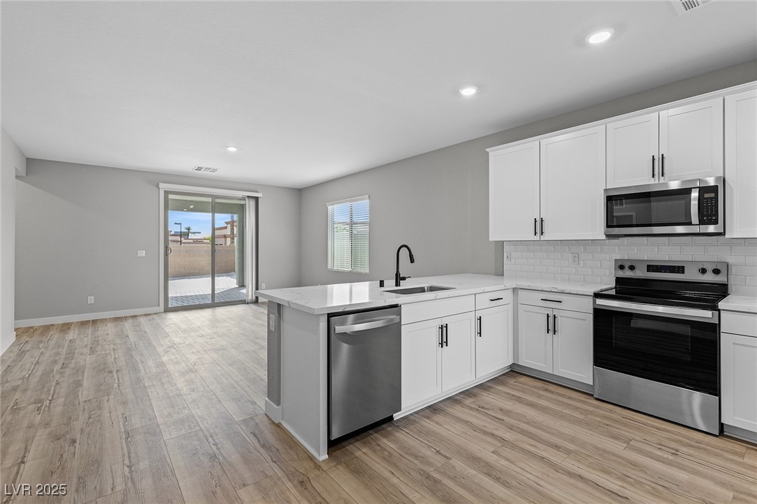 Properties 1 3228 Lunar Crater Avenue