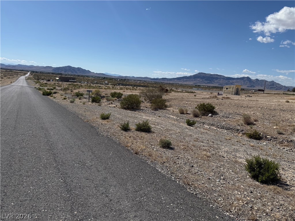 This expansive desert landscape offers an open can