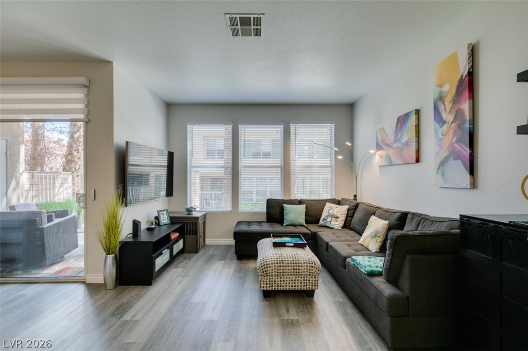 251 S Green Valley Parkway 3812