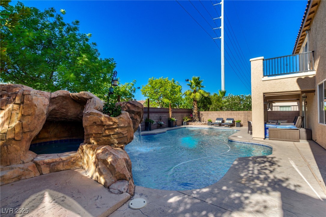 Properties 1 9380 Arrowhead Bluff Avenue