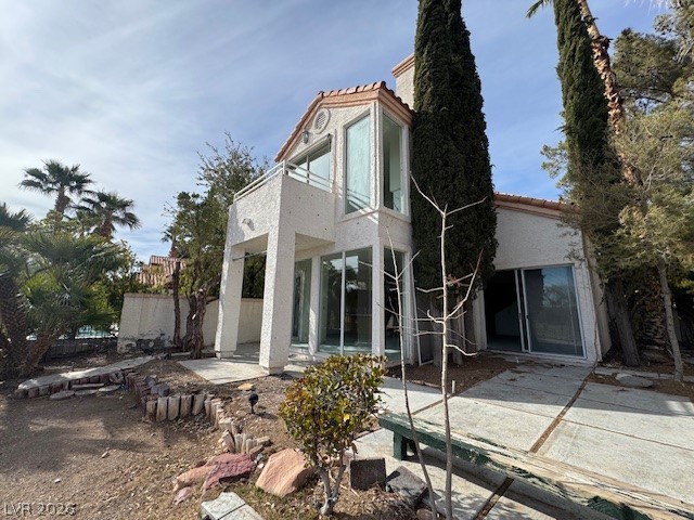 8921 Diamond Falls Drive