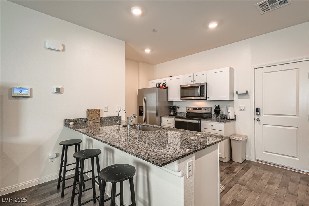 527 Clearsable Avenue