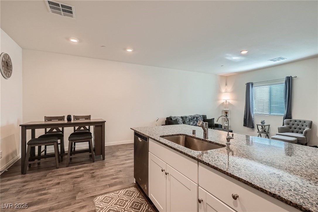 527 Clearsable Avenue