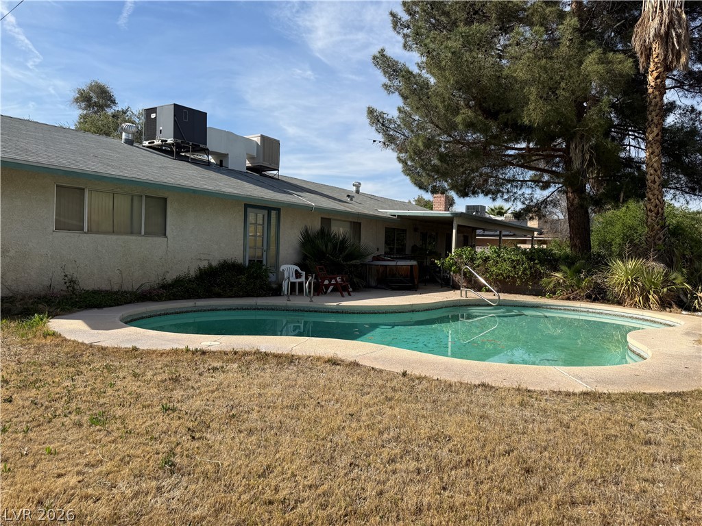 1904 Stonehaven Drive