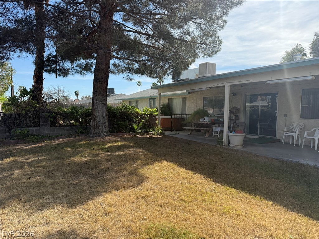 1904 Stonehaven Drive