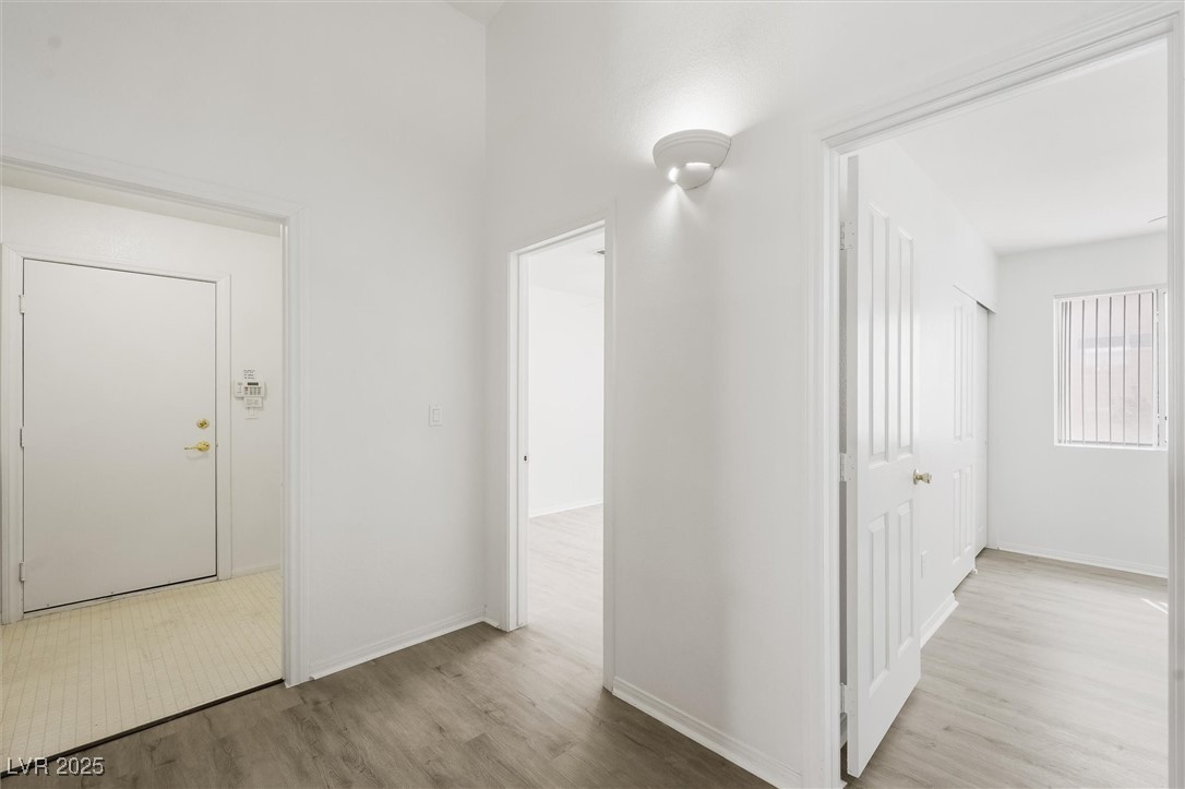 Las Vegas, Nevada 89122, United States, 4 Bedrooms Bedrooms, ,2 BathroomsBathrooms,Residential,Active,220332