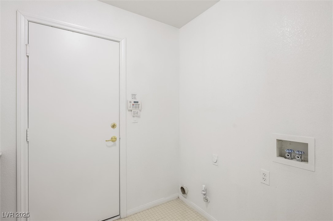 Las Vegas, Nevada 89122, United States, 4 Bedrooms Bedrooms, ,2 BathroomsBathrooms,Residential,Active,220332