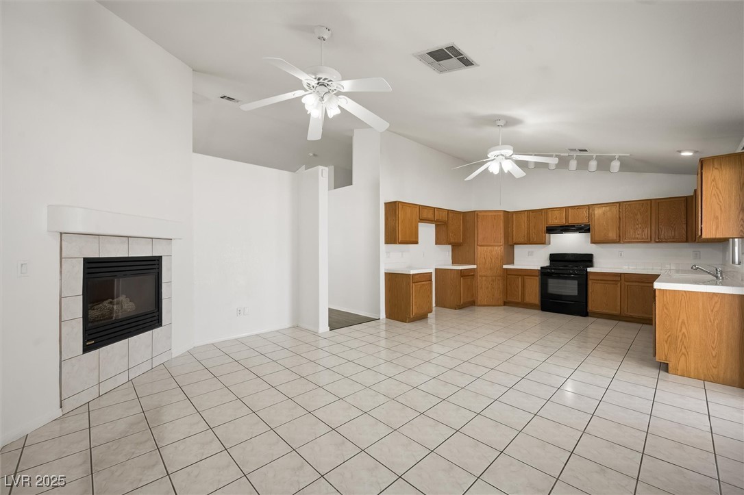 Las Vegas, Nevada 89122, United States, 4 Bedrooms Bedrooms, ,2 BathroomsBathrooms,Residential,Active,220332