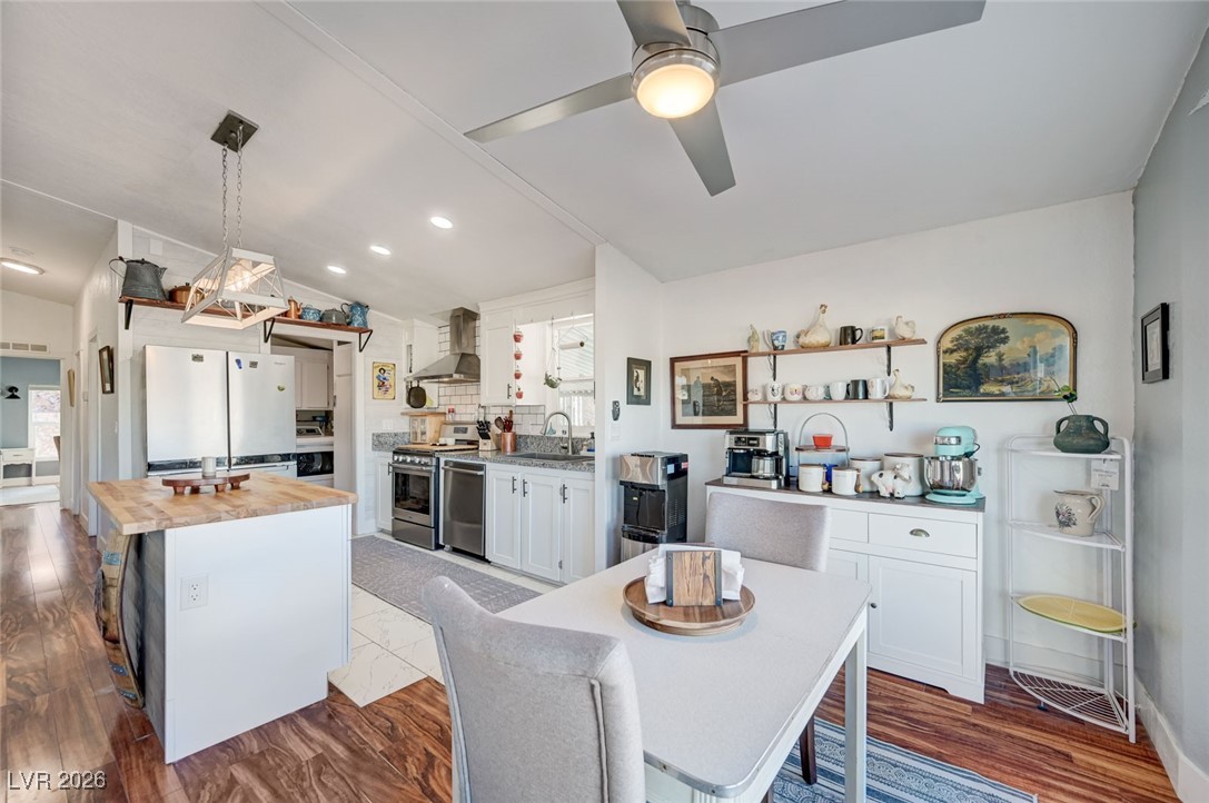 506 Lake Winnebago Lane